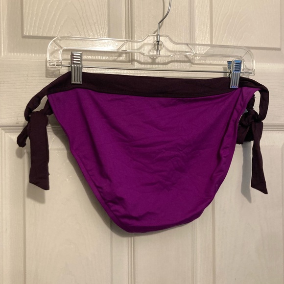 ⭐️⭐️ Mossimo purple bikini bottoms - Picture 2 of 3